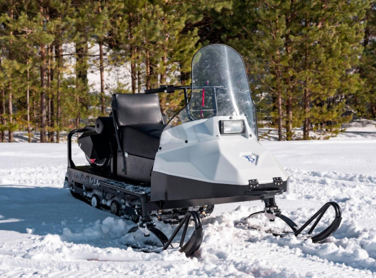 Полутора местное сиденье снегоходного типа